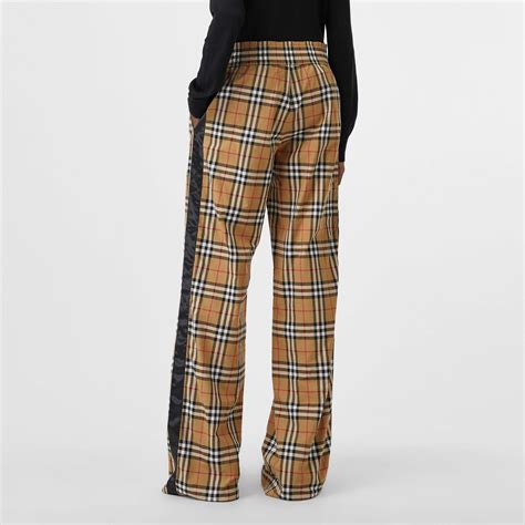 pantaloni burberry nova check|burberry check queen.